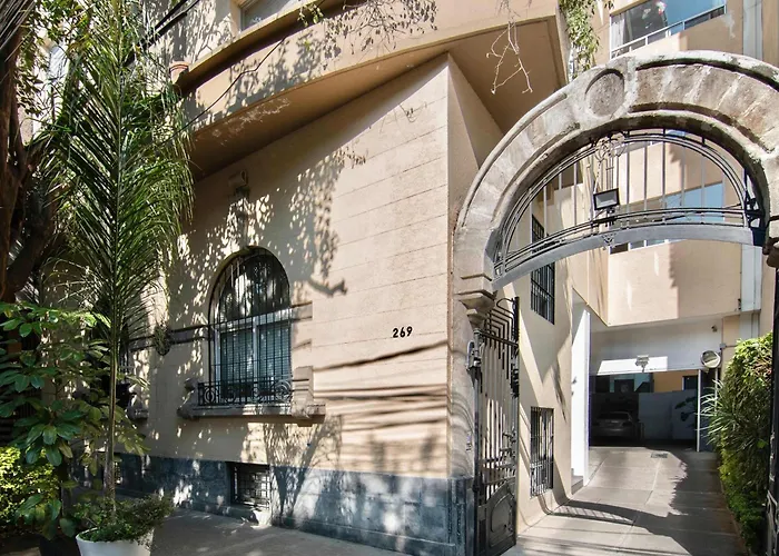 In A Calm Beautiful Street Of Roma Norte Apartamento